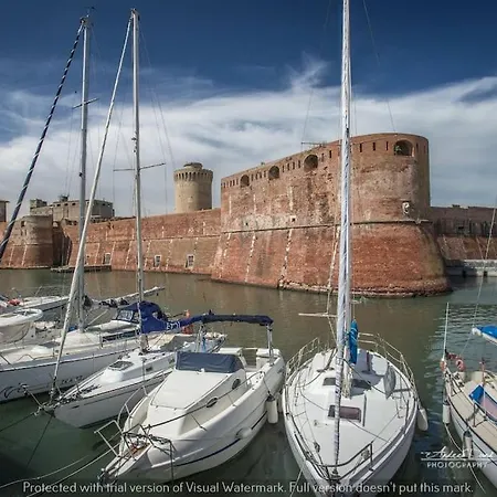 La Casa Colorata - Close To The Port And Ferries Appartamento