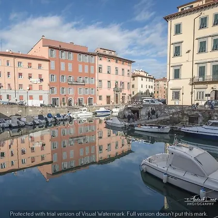 La Casa Colorata - Close To The Port And Ferries *