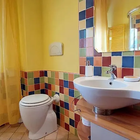 Apartment La Casa Colorata - Close To The Port And Ferries