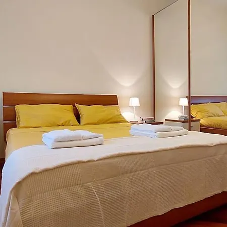 Apartment La Casa Colorata - Close To The Port And Ferries