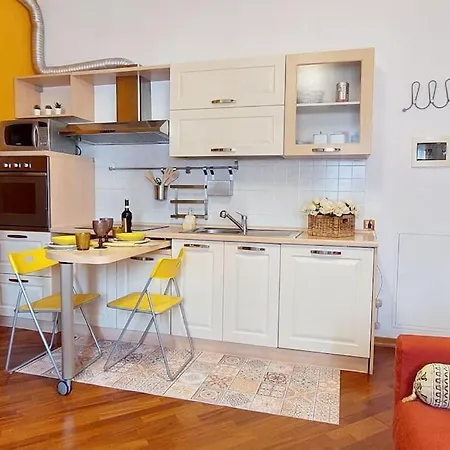 Apartment La Casa Colorata - Close To The Port And Ferries *