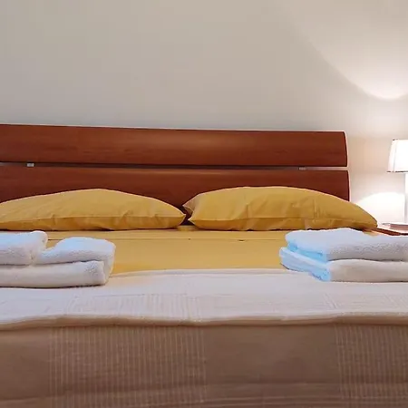 Apartment La Casa Colorata - Close To The Port And Ferries