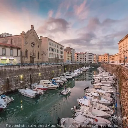 La Casa Colorata - Close To The Port And Ferries Apartment Livorno