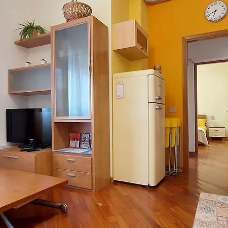 Apartment La Casa Colorata - Close To The Port And Ferries *