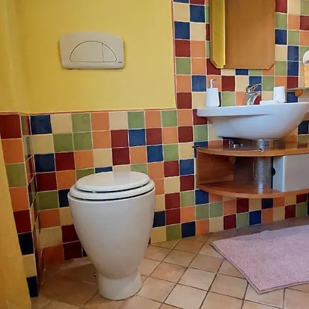La Casa Colorata - Close To The Port And Ferries Livorno