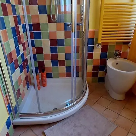 La Casa Colorata - Close To The Port And Ferries Livorno